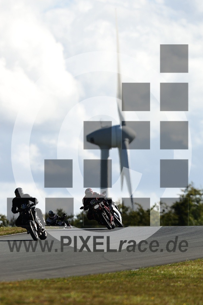 0076-20250915_01232 | Schöne Erinnerungen an spannende Momente - das festzuhalten ist unser Job. PIXELrace.de ist seit 2003 auf den Rennstrecken Europas unterwegs um die Action draußen beim Fahren und die wunderbare Stimmung imm Fahrerlager für euch einzufangen.