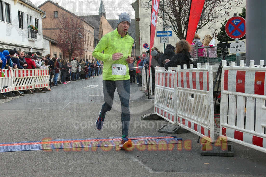 221127_1213_EX1_2119 | Sportfotografie im Rhein-Sieg Kreis, Köln, Bonn, NRW, Rheinland Pfalz, Hessen, etc. Unser Tätigkeitsfeld umfasst den Laufsport vom Volkslauf über den Marathon, Duathlon, Triathon bis zum Ultralauf wie Kölnpfad Ultra oder Schindertrail.