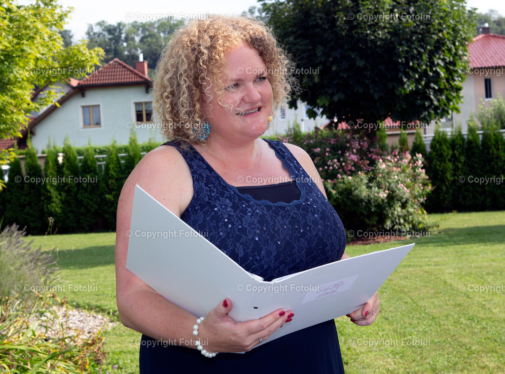 KERSTINFREDYHOCHZEIT_260822_143 | bilder, linz, photo, foto, fussball, sport, fotolui, bundesliga