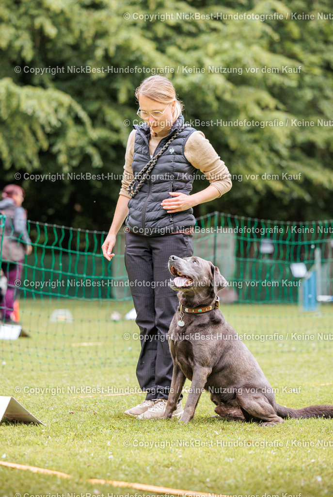 RO-Blumenthal-2026-Nickbest-Hundefotografie-3038 | Dein Hund! Dein Moment! Deine Erinnerungen! Hundefotografie in Bremen Blumenthal. Ich fange die besonderen Momente deines Vierbeiners ein – ob Indoor mit Blitzanlage oder in der freien Natur. Sicher dir dein Moment und dein Termin für eure Erinnerungen.
