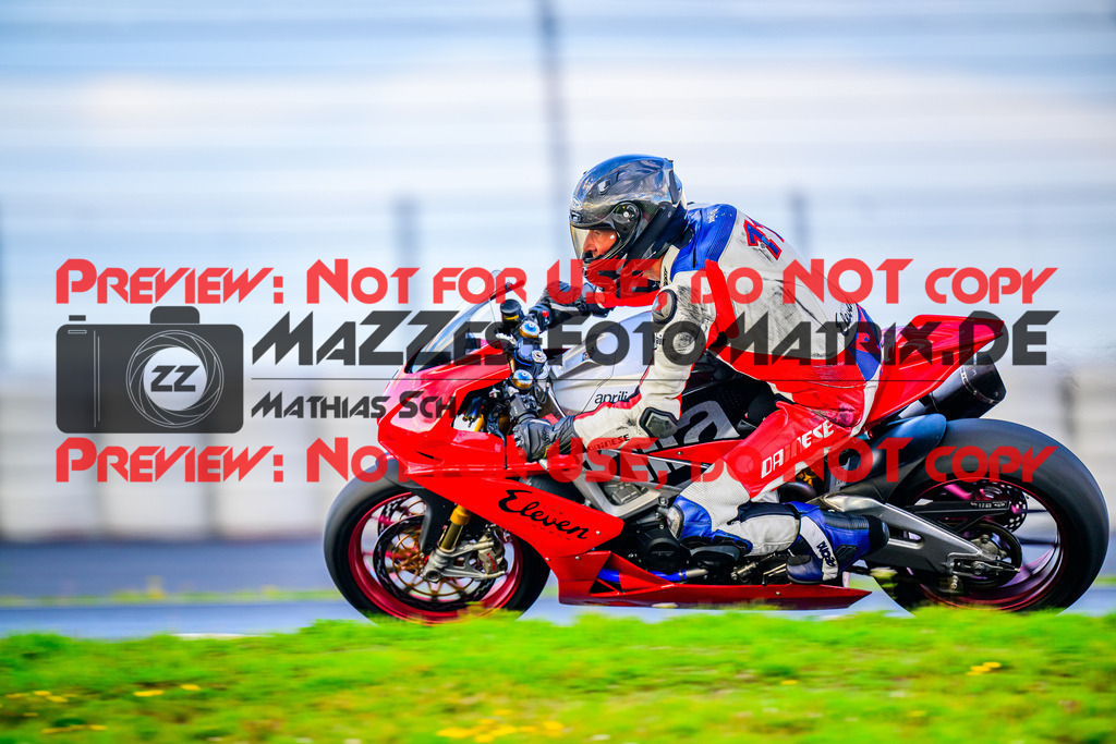 MaZZes_FotoMatrix_240911_6007705_0458 | SBK