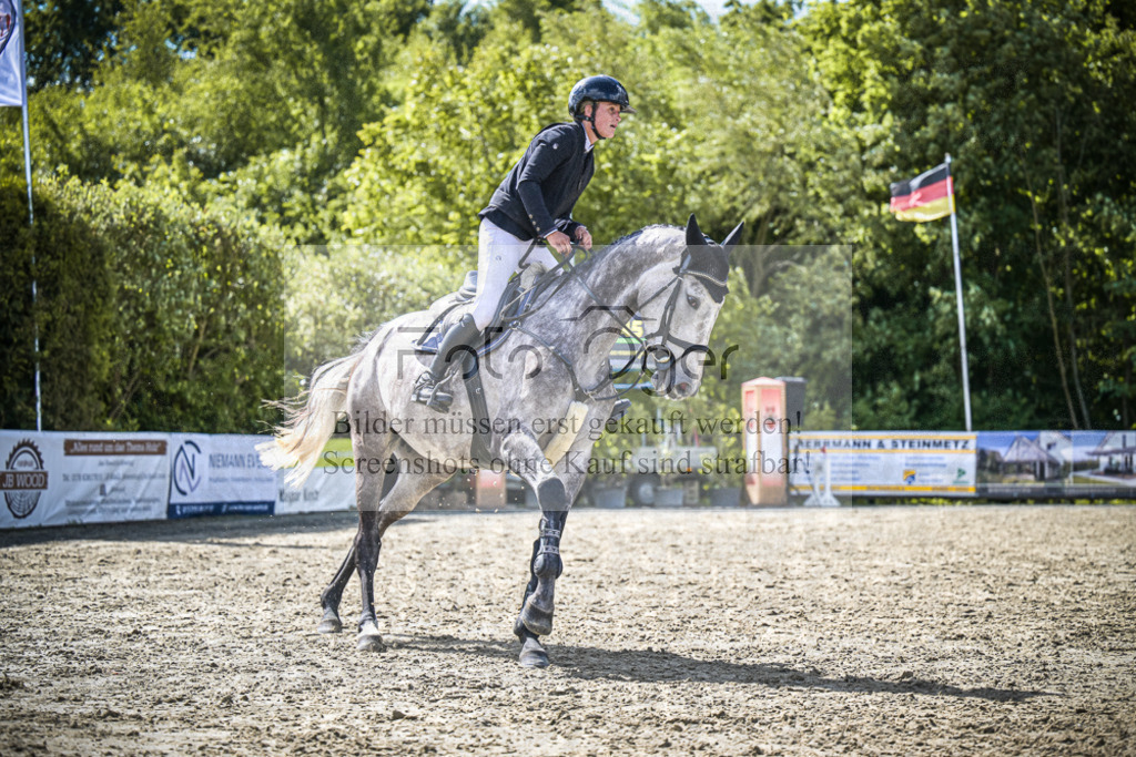 DOS_0656 | Entdecke hochwertige Reitturnierfotos von Foto Oger. Professionell, emotional und authentisch – jetzt Lieblingsmomente im Shop bestellen.Deutschlandweite Turnierfotografie. - Realisiert mit Pictrs.com