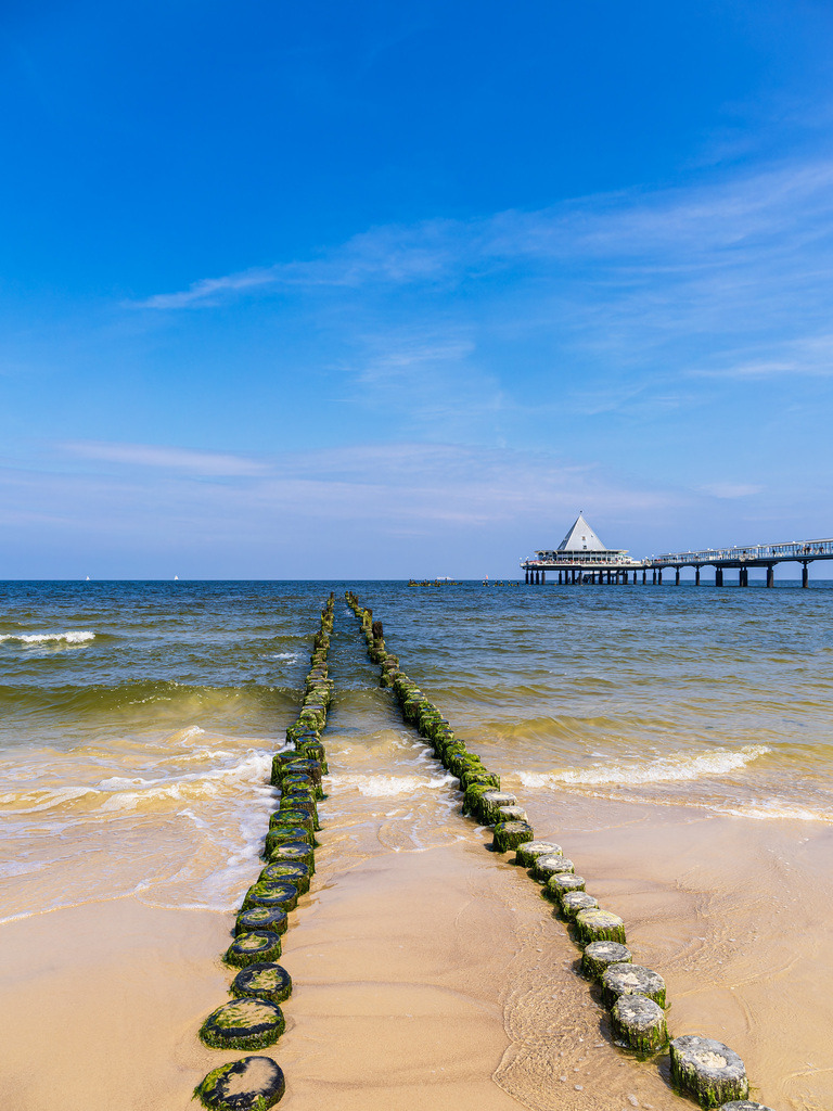 Buhne und Seebrücke in Heringsdorf auf der Insel Usedom | Buhne und Seebrücke in Heringsdorf auf der Insel Usedom.