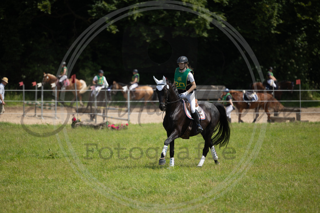 994A0813 | sabrinanicolaifotografie - Realisiert mit Pictrs.com