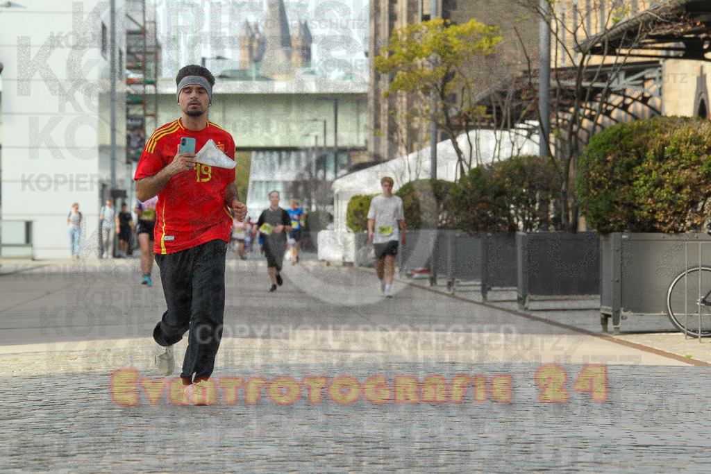 250920_1533_EV4_9115 | Sportfotografie im Rhein-Sieg Kreis, Köln, Bonn, NRW, Rheinland Pfalz, Hessen, etc. Unser Tätigkeitsfeld umfasst den Laufsport vom Volkslauf über den Marathon, Duathlon, Triathon bis zum Ultralauf wie Kölnpfad Ultra oder Schindertrail.
