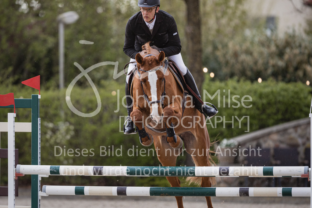 230426_HofSosath_Stil-L-518 | Deine schönsten Turniermomente als professionelle Fotos! Entdecke hochwertige Pferdesport-Fotografie im Online-Shop. Jetzt Fotos finden & bestellen!