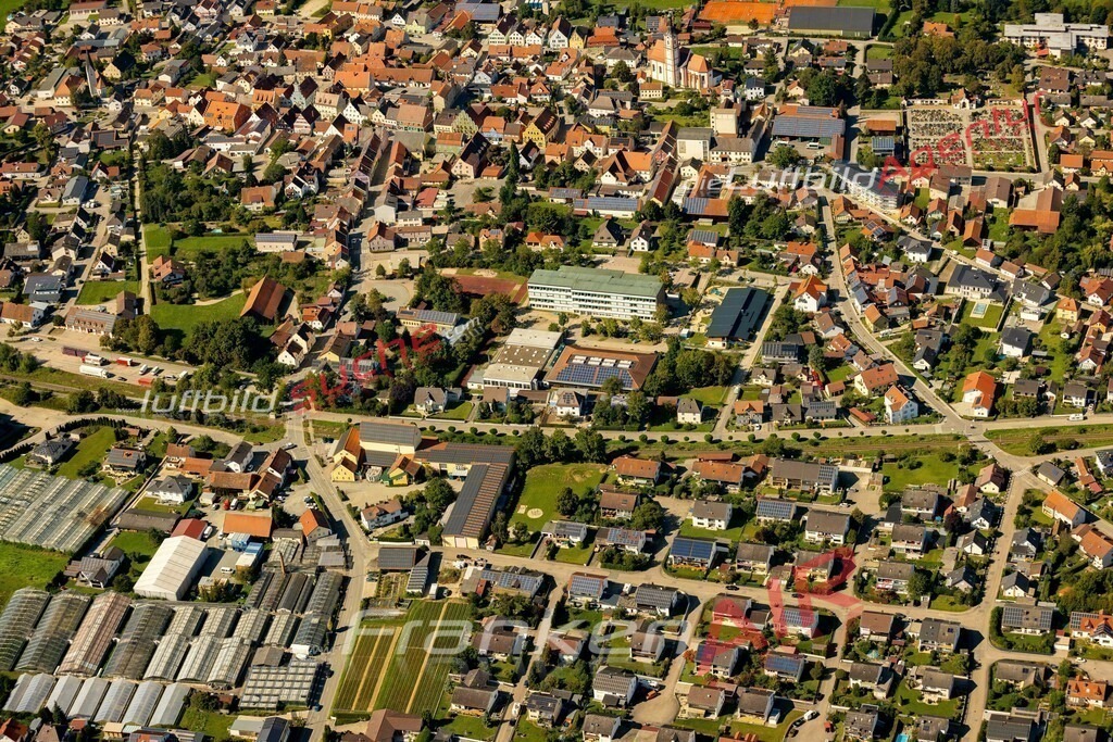 fruehlingstrasse-geiselhoering-immobilie-foto-1555-2023 | Das Luftbild zeigt : Frühlingstraße Geiselhöring - Die Luftaufnahme wurde 2023 vom UL-Flugzeug aus erstellt ( keine Drohne ) - 
Hochauflösende Luftaufnahme - Für grossformatige Ausdrucke geeignet. Die Geschenkidee !
Mit Lizenz und Bildrechte bestellbar