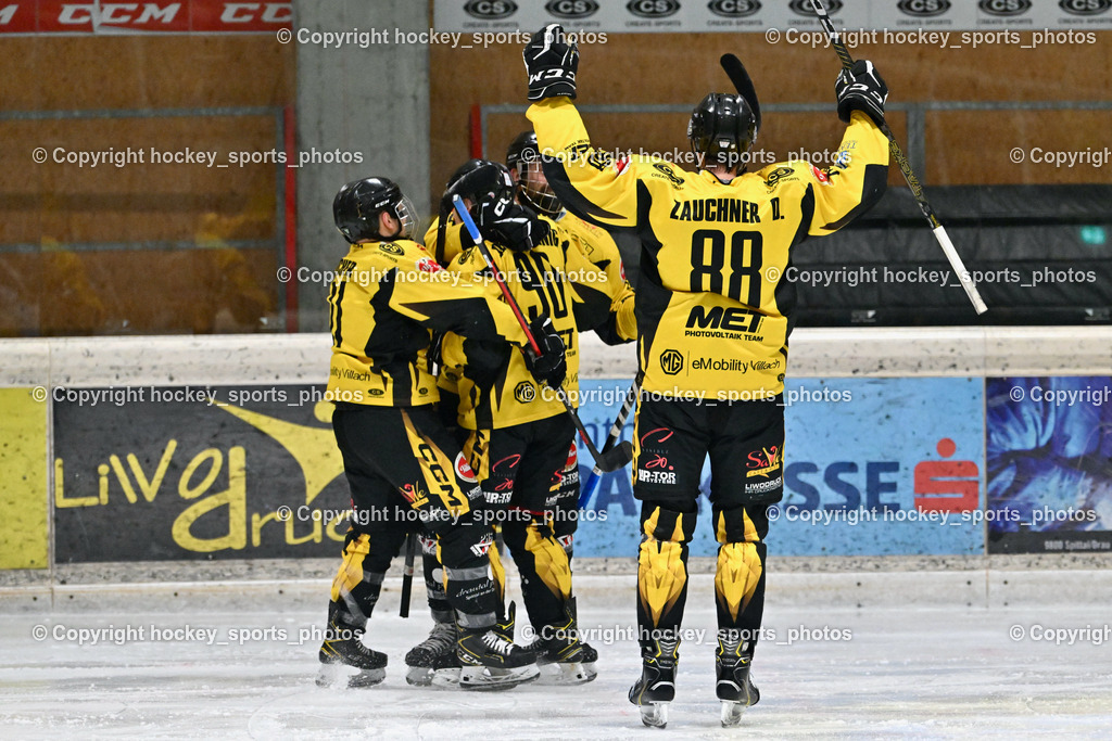 Z9B_1404.JPG | Jubel EC Hornets Spittal, #11 Kucher Florian EC Hornets Spittal, #90 Ogertschnig Joshua EC Hornets Spittal, #88 Zauchner Daniel EC Hornets Spittal, EC Hornets Spittal vs. ESC Steindorf 23.2.2024, EC Hornets Spittal vs. ESC Steindorf 23.2.2024 am 23.02.2024 in Spittal an der Drau (Eissportzentrum Spittal), Austria, (Photo by Bernd Stefan)