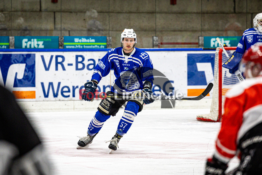 SC Forst NATURE BOYS gegen ESC Hassfurt HAWKS | Eishockey Landesliga Herren Playoffs 2024/25 - Spiel 2 von 4, SC Forst NATURE BOYS gegen ESC Hassfurt HAWKS, 20250222,Fabian DEIBLER (Nature Boyz 57) in Aktion, Freisteller,2025-02-22 in Peißenberg (Eisstadion Peißenberg)Fabian DEIBLER (Nature Boyz 57)Copyright: WolfgangxLindner foto-lindner.de