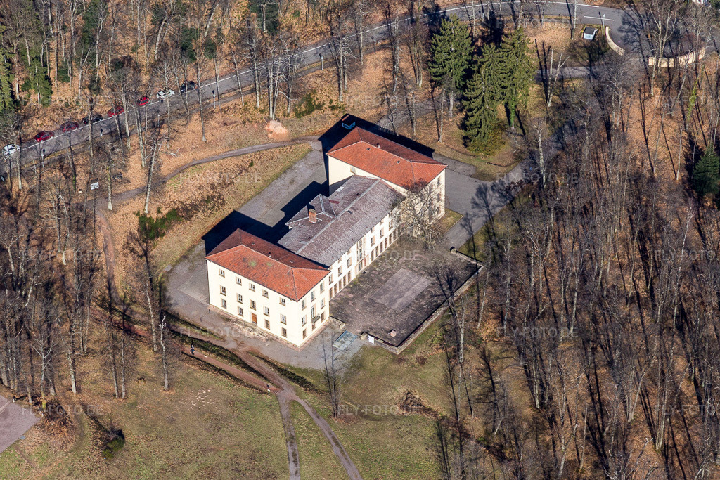 Luftbild: Schloss Villa Ludwigshöhe in Edenkoben im Bundesland Rheinland-Pfalz in Deutschland. Foto: IMG_097057.jpg vom 25.02.2017 durch Werner Riehm/FLY-FOTO.de