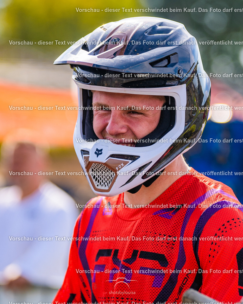 09_21_LM_Schenkenhorst-8209 | Sportfotografin aus Berlin-Brandenburg mit Fokus auf Motocross. Ich halte deine sportliche Leistung und echte Emotionen auf und neben der Strecke professionell fest. Entdecke die Fotos von deinem Rennen und bestelle sie direkt hier im Shop.
