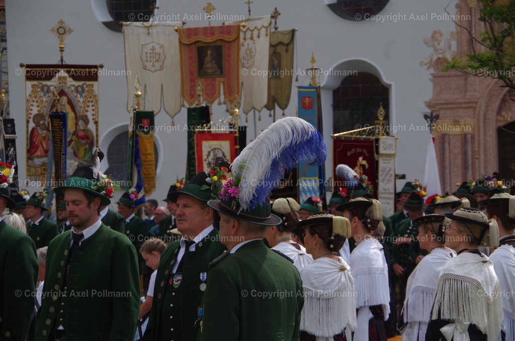 IMGP5693 | fotografiert von Axel PollmannLeonhardi Wallfahrt Benediktbeuern und Murnau, Fronleichnam, Fasching, Landschaft im Loisachtal und Benediktbeuern  - Realisiert mit Pictrs.com
