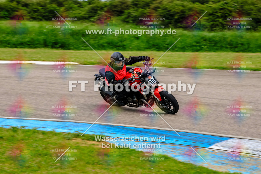 MotoTeam-9714 | Hier findet Ihr Bilder von Touristenfahrten auf der Nürburgring Nordschleife oder von anderen Veranstaltungen die ich besucht habe. Viel Spass beim Durch Schauen 