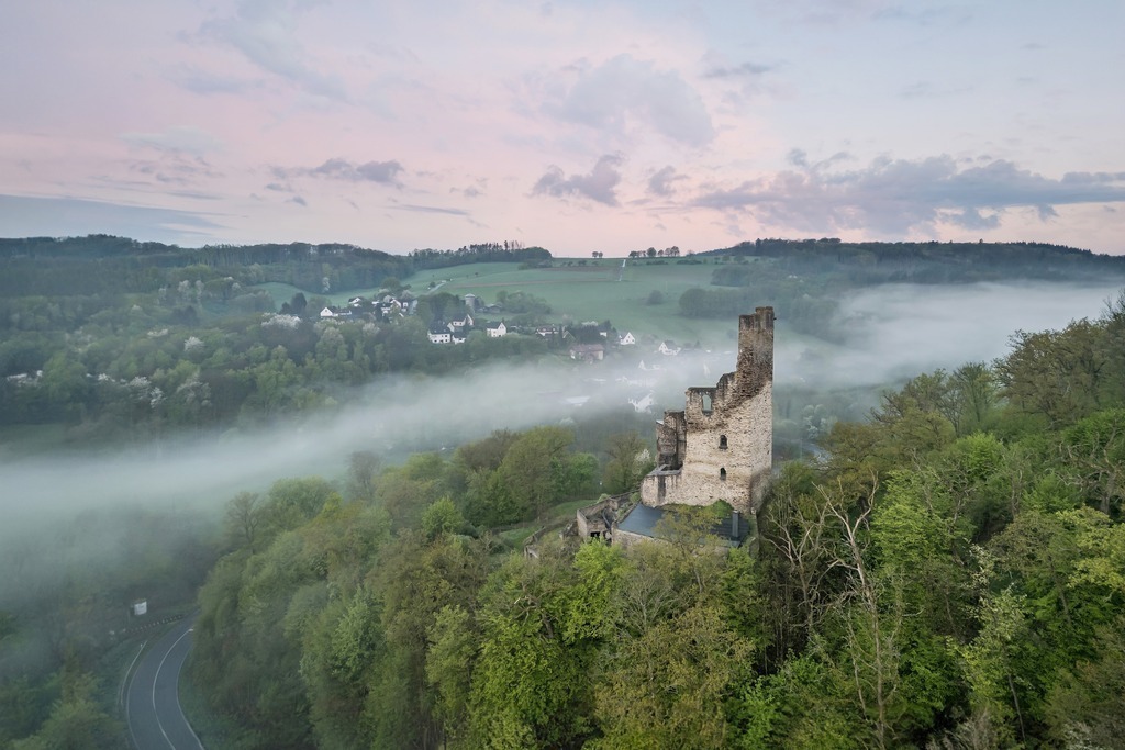 Burgruine Reichenstein | fototour-deutschland - Realisiert mit Pictrs.com