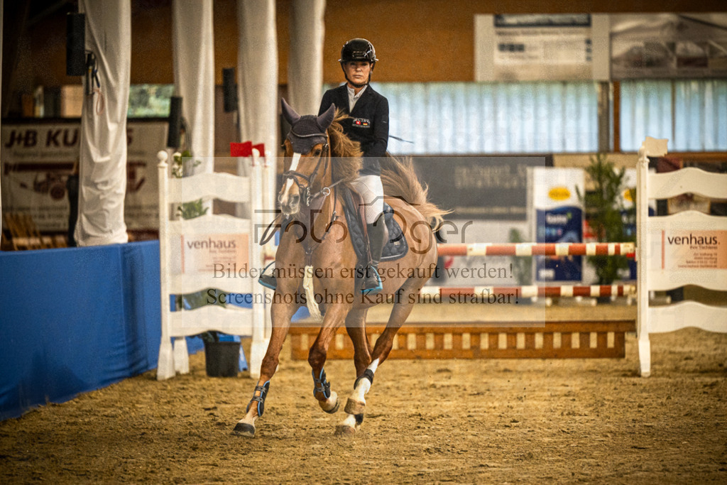 DOS_B1187 | Entdecke hochwertige Reitturnierfotos von Foto Oger. Professionell, emotional und authentisch – jetzt Lieblingsmomente im Shop bestellen.Deutschlandweite Turnierfotografie. - Realisiert mit Pictrs.com