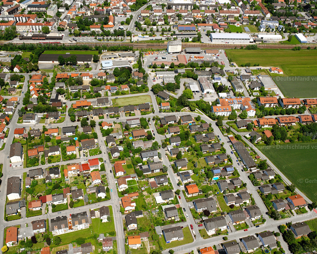 2600538 | ALTöTTING 09.06.2006 Wohngebiet einer Einfamilienhaus- Siedlung  in Altötting im Bundesland Bayern, Deutschland // Single-family residential area of settlement  in Altötting in the state Bavaria, Germany Foto: Gerhard Launer