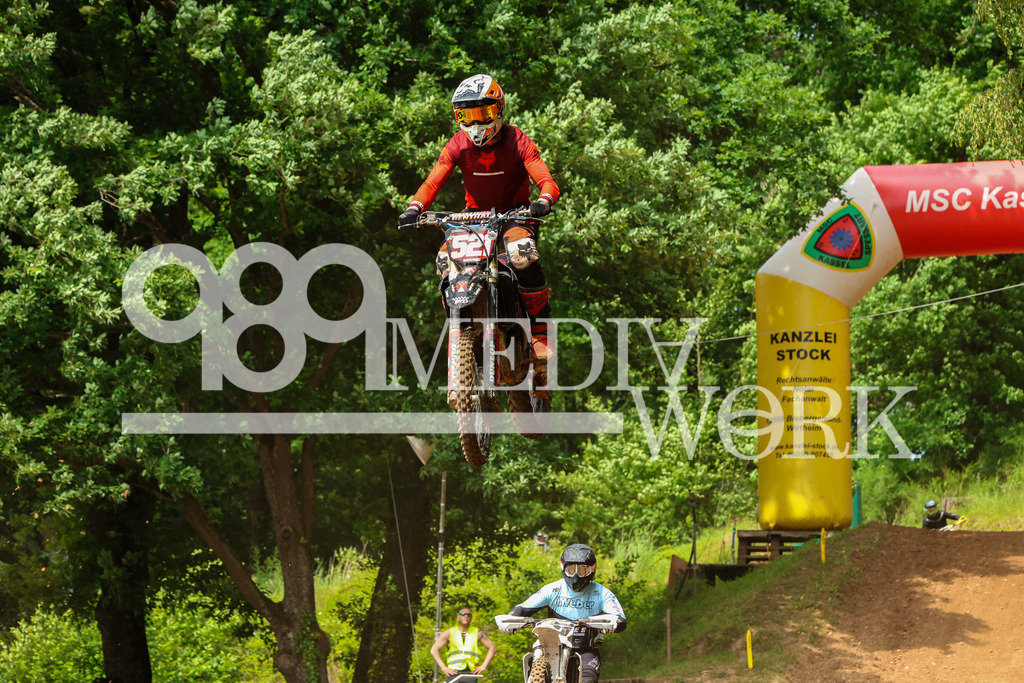 5E6A4990 | 989 MEDIAWORK