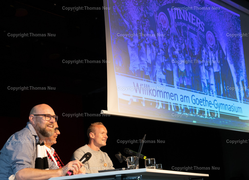 DSC_8745 | bbe, Bensheim, Goethegymnasium, Besuch von Sebastian Rode mit Fragerunden und Autogrammstunde, ,, Bild: Thomas Neu
