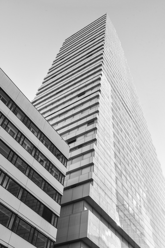 Modernes Hochaus | Modernes Hochaus in der Stadt Basel, Schweiz. - Realisiert mit Pictrs.com