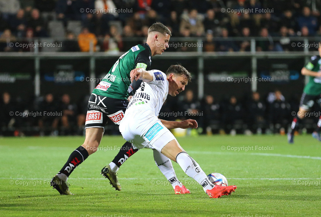 A_LUI_05112022_0000004 | SPORT FUSSBALL TIPICO BUNDESLIGA SV GUNTAMATIC RIED-AUSTRIA KLAGENFURT 05.11.2022
IM BILD: MICHAEL MARTIN  (RIED) UND CHRISTOPHER WERNITZING (KLAGENFURT) FOTO:FOTOLUI/MARIO WIMMER