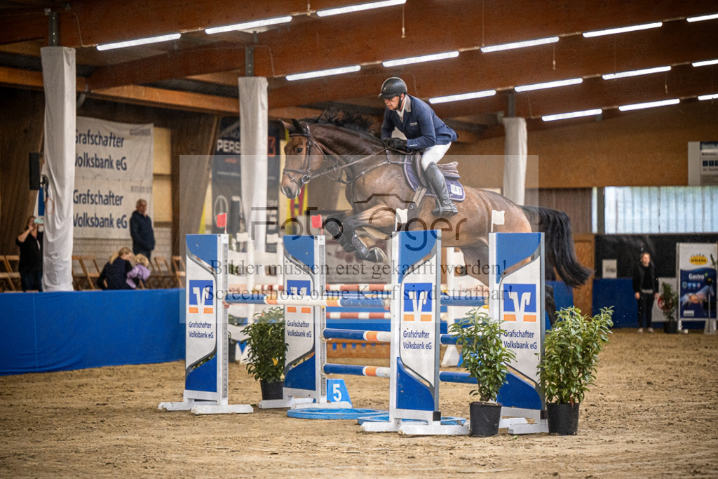 DOS_2265 | Entdecke hochwertige Reitturnierfotos von Foto Oger. Professionell, emotional und authentisch – jetzt Lieblingsmomente im Shop bestellen.Deutschlandweite Turnierfotografie. - Realisiert mit Pictrs.com