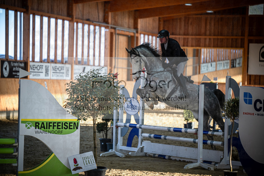 DOS_1945 | Entdecke hochwertige Reitturnierfotos von Foto Oger. Professionell, emotional und authentisch – jetzt Lieblingsmomente im Shop bestellen.Deutschlandweite Turnierfotografie. - Realisiert mit Pictrs.com
