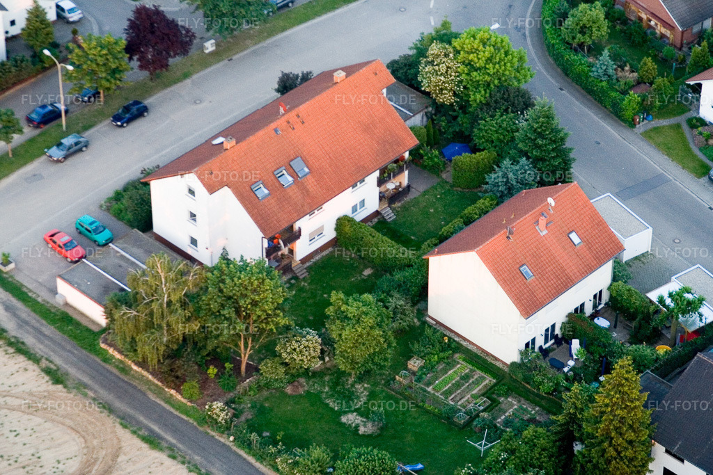 Luftbild: Am Wasserturm in Kandel im Bundesland Rheinland-Pfalz in Deutschland. Foto: IMG_2790.jpg vom 13.06.2006 durch Werner Riehm/FLY-FOTO.de