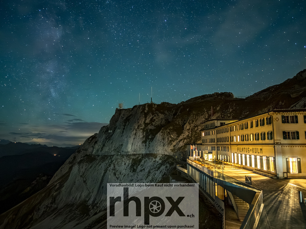 Milchstrasse Hotel Pilatus Kulm | Stimmungsvolle Fotokunst aus Luzern. Erlebe den Pilatus, den See und die Stadt Luzern in exklusiven Aufnahmen in der Fotogalerie & Shop. - Realisiert mit Pictrs.com