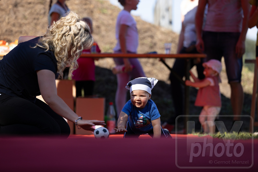 16. Hoywoj-CityLauf im Sportforum Hoyerswerda - 16.09.2023 | 10m VdK-Windel-Flitzer - Realisiert mit Pictrs.com