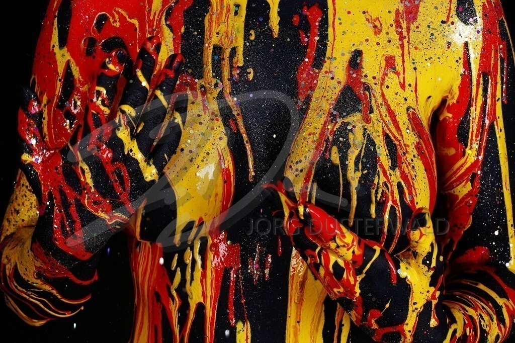 BodyArt-DARKBLUESPLASH_6650 | #020 | Modell: Sonia | Foto: Tschiponnique Skupin - Realisiert mit Pictrs.com