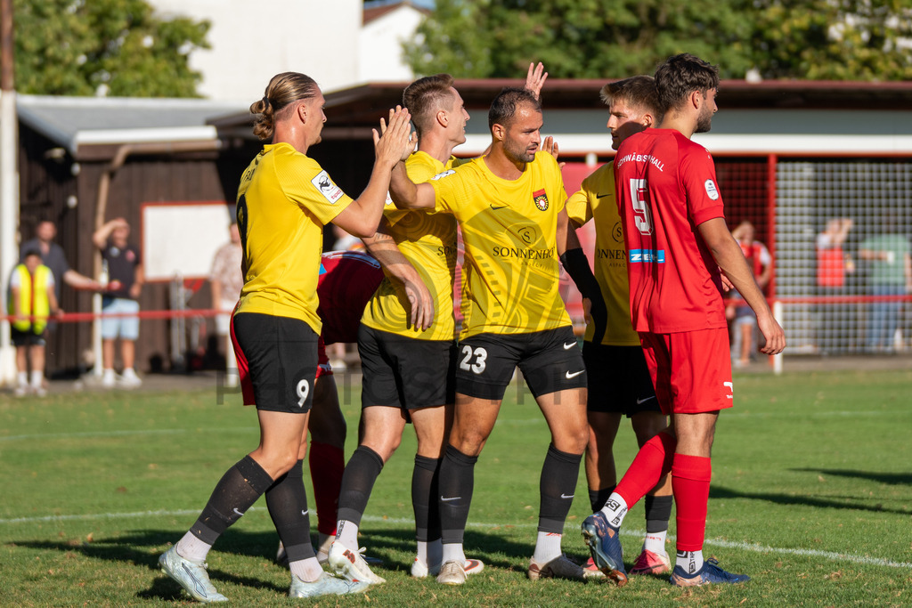 SSV Schwäbisch Hall vs. SG Sonnenhof Großaspach, Fussball, WFV-Pokal, 3. Runde, 11.08.2026 | Kollektiver Torjubel nach dem 0:2 durch Marlon Fass (SG Sonnenhof Großaspach, #09),SSV Schwäbisch Hall vs. SG Sonnenhof Großaspach, Fussball, WFV-Pokal, 3. Runde, 11.08.2026