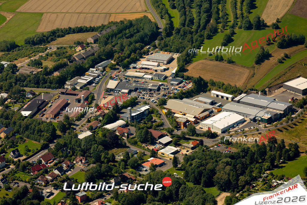 Das Luftbild zeigt : Dr.-Hans-Bunte-Straße Wunsiedel - Die Luftaufnahme wurde 2023 vom UL-Flugzeug aus erstellt ( keine Drohne ) - Hochauflösende Luftaufnahme - Für grossformatige Ausdrucke geeignet. Die Geschenkidee !Mit Lizenz und Bildrechte bestellbar