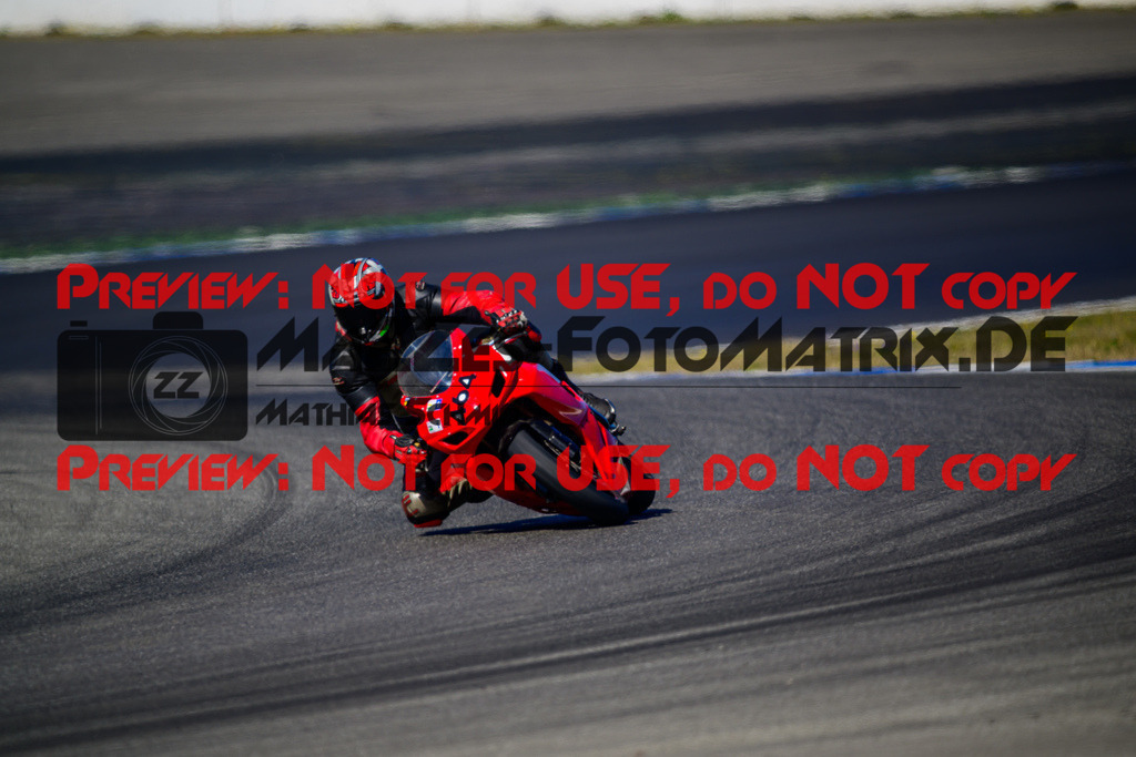 MaZZes_Fotomatrix_20250407_6007705_5869 | ROT