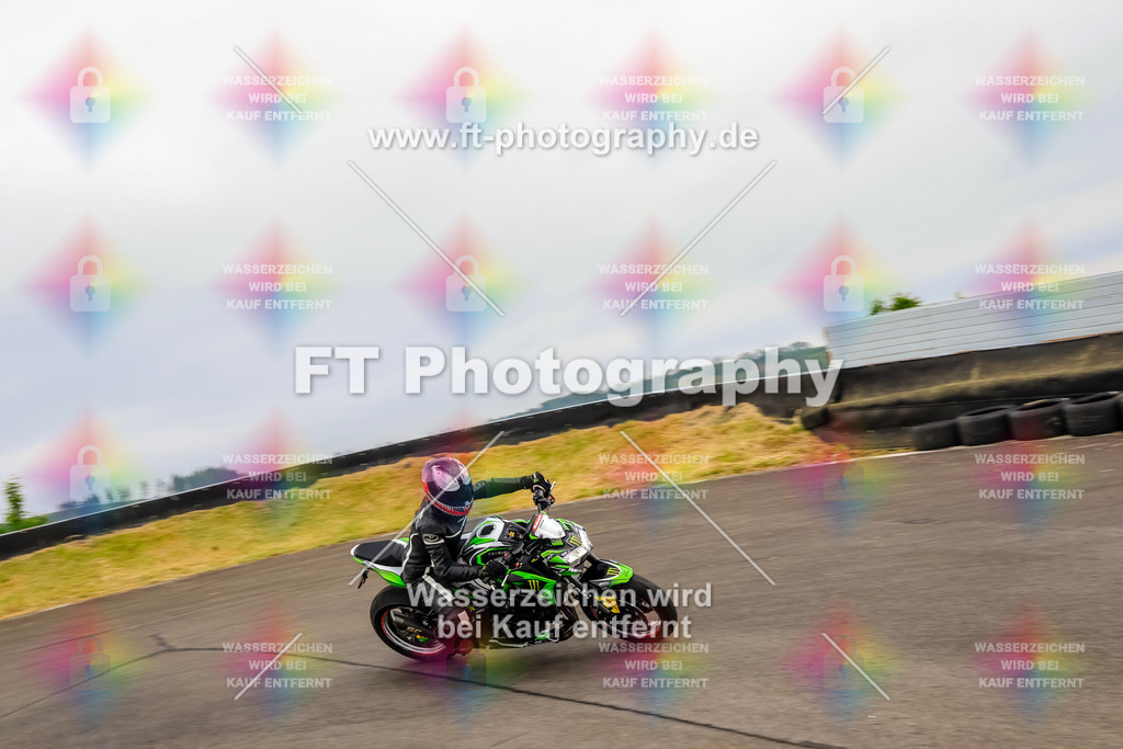 OBK-5975 | Hier findet Ihr Bilder von Touristenfahrten auf der Nürburgring Nordschleife oder von anderen Veranstaltungen die ich besucht habe. Viel Spass beim Durch Schauen 