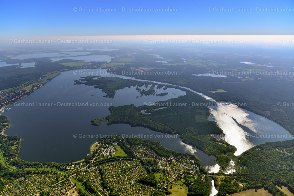 3637020 | SENFTENBERG 25.08.2016 Uferbereiche der Stadt Senftenberg am Seegebiet des Senftenberger See im Bundesland Brandenburg, Deutschland. // Riparian areas of the city Senftenberg at the lake area of Senftenberger See in the state Brandenburg, Germany. Foto: Gerhard Launer