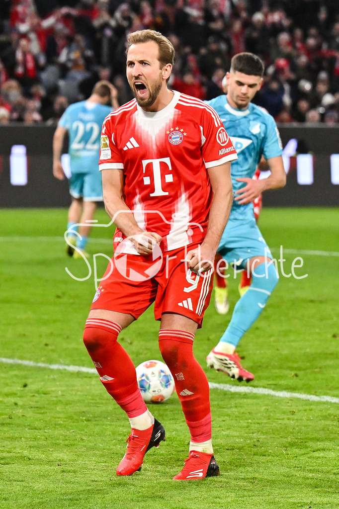FC Bayern München - TSG 1899 Hoffenheim | MUNICH, GERMANY - 08. FEBRUARY: Jubel der Bayern nach dem Treffer zum 2-1 durch Harry KANE (FC Bayern Munich 9) / Foulelfmeter während dem Bundesligamatch zwischen dem FC Bayern München und der TSG 1899 Hoffenheim am 21. Spieltag in der Allianz Arena / DFL REGULATIONS PROHIBIT ANY USE OF PHOTOGRAPHS AS IMAGE SEQUENCES AND/OR QUASI-VIDEO