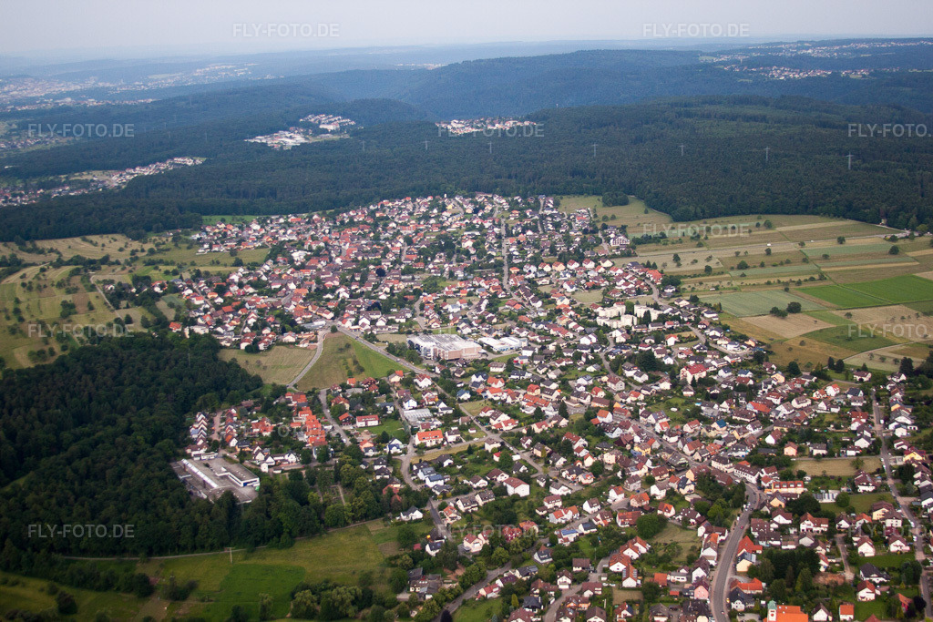 Luftbild: Ortsansicht im Ortsteil Conweiler in Straubenhardt im Bundesland Baden-Württemberg in Deutschland. Foto: IMG_66775.jpg vom 07.06.2014 durch Werner Riehm/FLY-FOTO.de