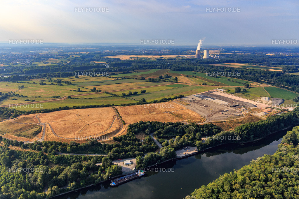 BASF Deponie auf der Insel Flotzgrün | Luftbild: BASF Deponie auf der Insel Flotzgrün im Ortsteil Berghausen in Römerberg im Bundesland Rheinland-Pfalz in Deutschland. Foto: IMG_108905.jpg vom 15.07.2018 durch Werner Riehm/FLY-FOTO.de - Realisiert mit Pictrs.com