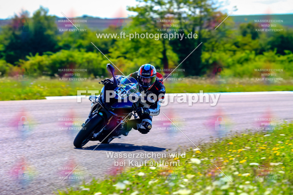 058-5827 | Hier findet Ihr Bilder von Touristenfahrten auf der Nürburgring Nordschleife oder von anderen Veranstaltungen die ich besucht habe. Viel Spass beim Durch Schauen 