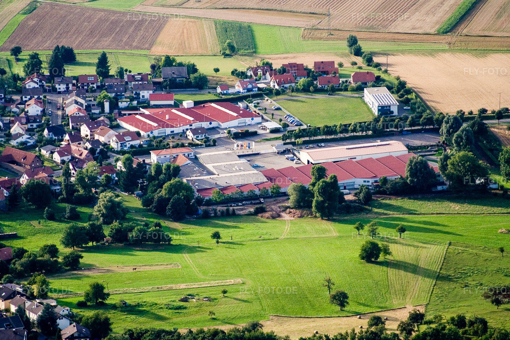 Luftbild: Stupferich, Vogelsitze GmbH, Kleinsteinbacherstraße 44 im Ortsteil Stupferich in Karlsruhe im Bundesland Baden-Württemberg in Deutschland. Foto: IMG_12405.jpg vom 05.08.2008 durch Werner Riehm/FLY-FOTO.de