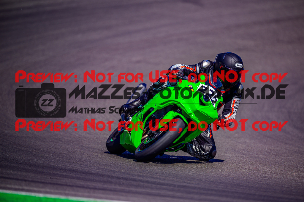 MaZZes_Fotomatrix_20250519_6007705_6845-2 | GELB