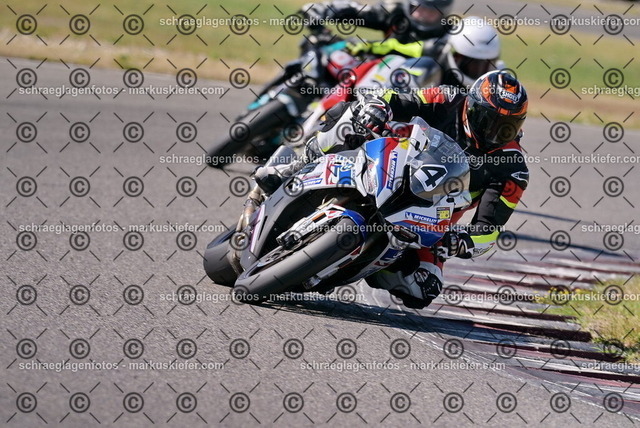 26bt05-0407 | markuskiefer.com - Realisiert mit Pictrs.com