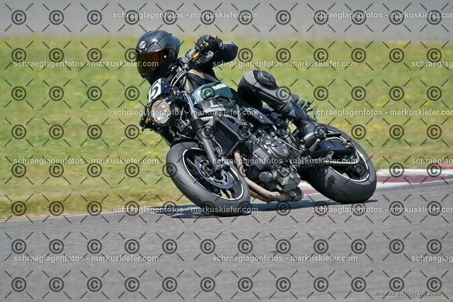 26BT02-1973 | markuskiefer.com - Realisiert mit Pictrs.com