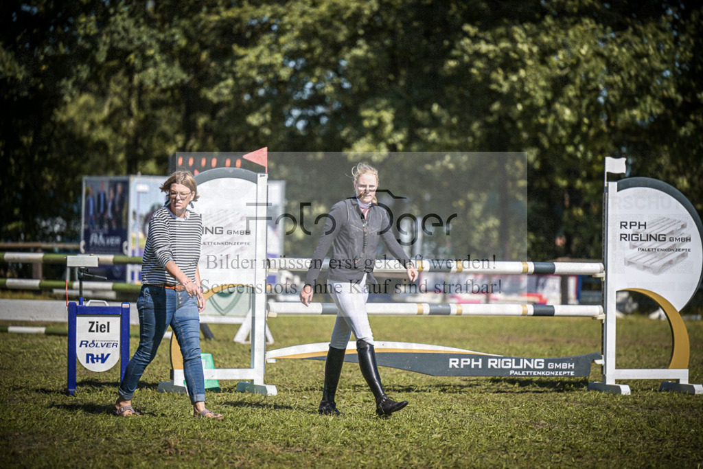 DOS_0006 | Entdecke hochwertige Reitturnierfotos von Foto Oger. Professionell, emotional und authentisch – jetzt Lieblingsmomente im Shop bestellen.Deutschlandweite Turnierfotografie. - Realisiert mit Pictrs.com