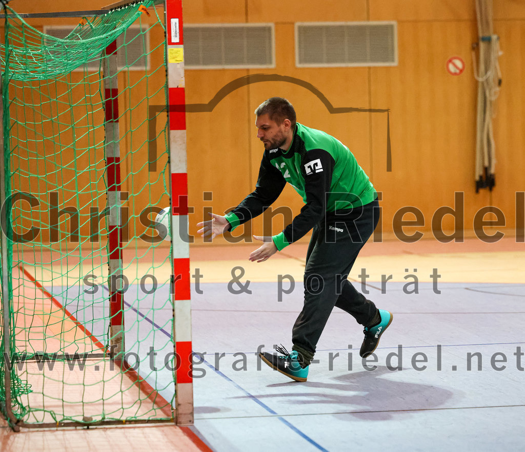 2022-10-01_029_SpVgg_Altenerding_II_gegen_TSV_Taufkirchen-Vils | Erding, Deutschland, 01.10.2022:
Handball, Bezirksklasse Männer 2022 / 2023, 1. Spieltag, SpVgg Altenerding II gegen TSV Taufkirchen/Vils, Endergebnis: 21:32

Florian Lehner (TSV Taufkirchen/Vils, #42)

Foto: Christian Riedel / fotografie-riedel.net