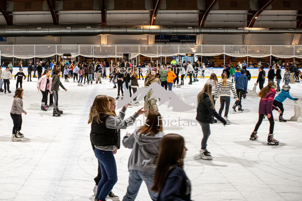 OE7A0870 | Disco-Eislauf / Öffentlicher Eislauf in der Eissporthalle Regen