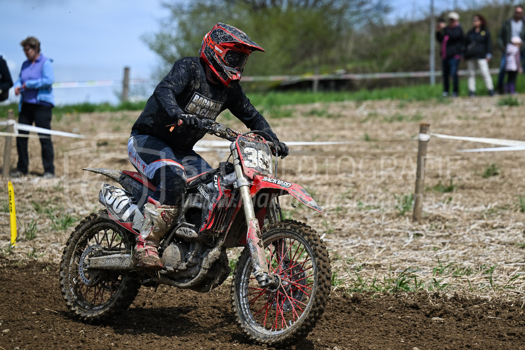 Motocross Schlatt bei Winterthur - 29. April 2023 | #301 Kupfer Jan aus Doettingen (CH) auf Honda in der Kategorie MX2 am Motocross Schlatt bei Winterthur, 29. April 2023.
Instagram: @mx_schlatt | @mc_wila | @sam_schweiz
Bild: Sportfotografie Markus Aeschimann | www.markus-aeschimann.ch - Realisiert mit Pictrs.com