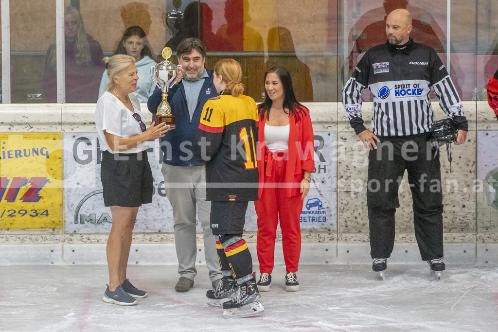 Dameneishockey | Dameneishockey, U18 Turnier am 31.08.2024 in Spittal (Eis-Sport-Arena - Sportzentrum Spittal), Austria, (Photo by Ernst Krawagner sport-fan.at) - Realisiert mit Pictrs.com