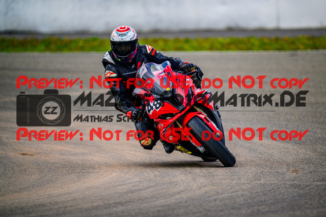 MaZZes_FotoMatrix_240910_6007705_2685 | GELB