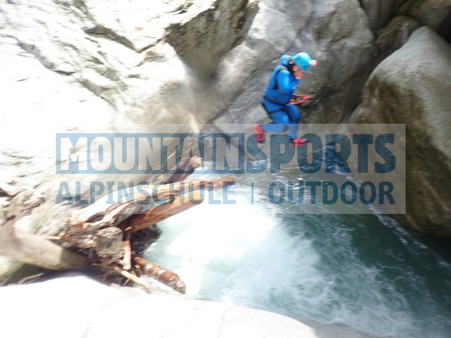 P8010084 | Bestelle die Bilder deines Berg- oder Wasser-Abenteuers mit Mountain Sports bequem von zu Hause aus direkt über unseren Online Fotoshop von pictrs.com. - Realisiert mit Pictrs.com